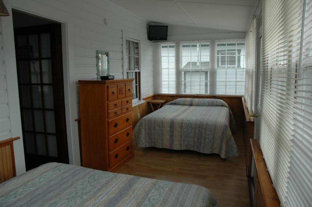 Channel Waterfront Cottages Weirs Beach Chambre photo